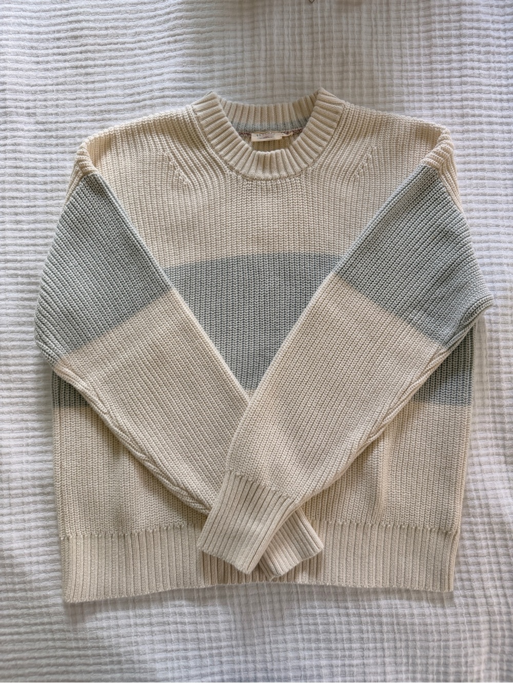 Faherty Sunwashed Fisherman’s Sweater - Cream and Light Blue Colorblock - Picture 3 of 5
